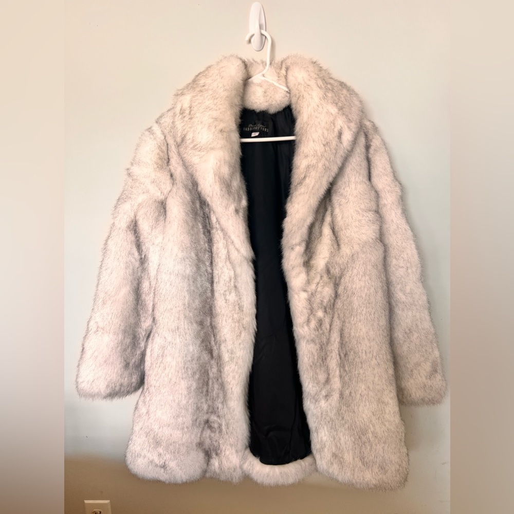 Wow MADE IN USA Sz S FABULOUS FURS White & Black Women's Lined Faux Fur Coat